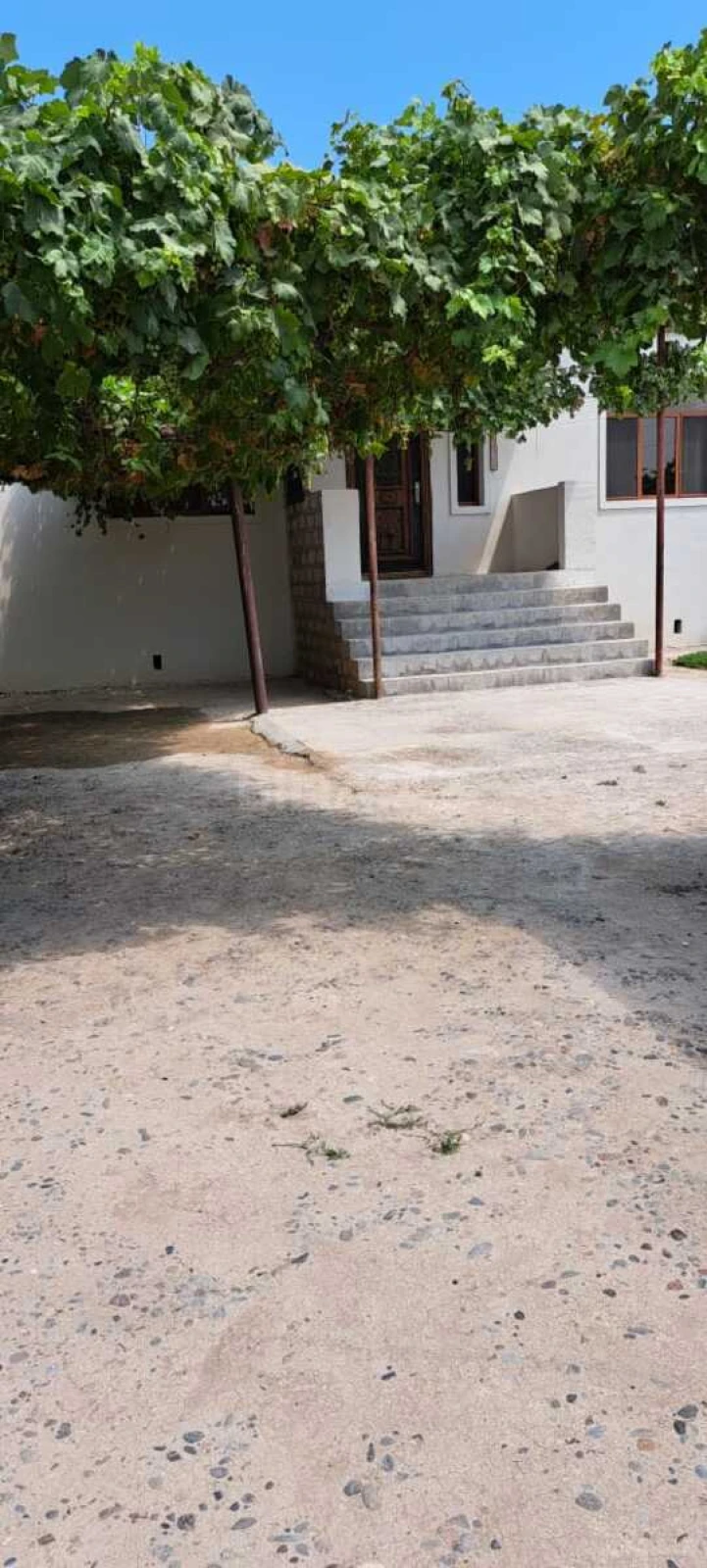 Satılır 4 otaqlı həyət evi 180 m²