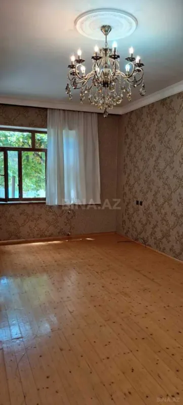 Satılır 4 otaqlı həyət evi 180 m²
