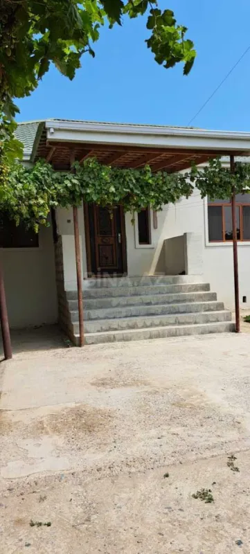 Satılır 4 otaqlı həyət evi 180 m²