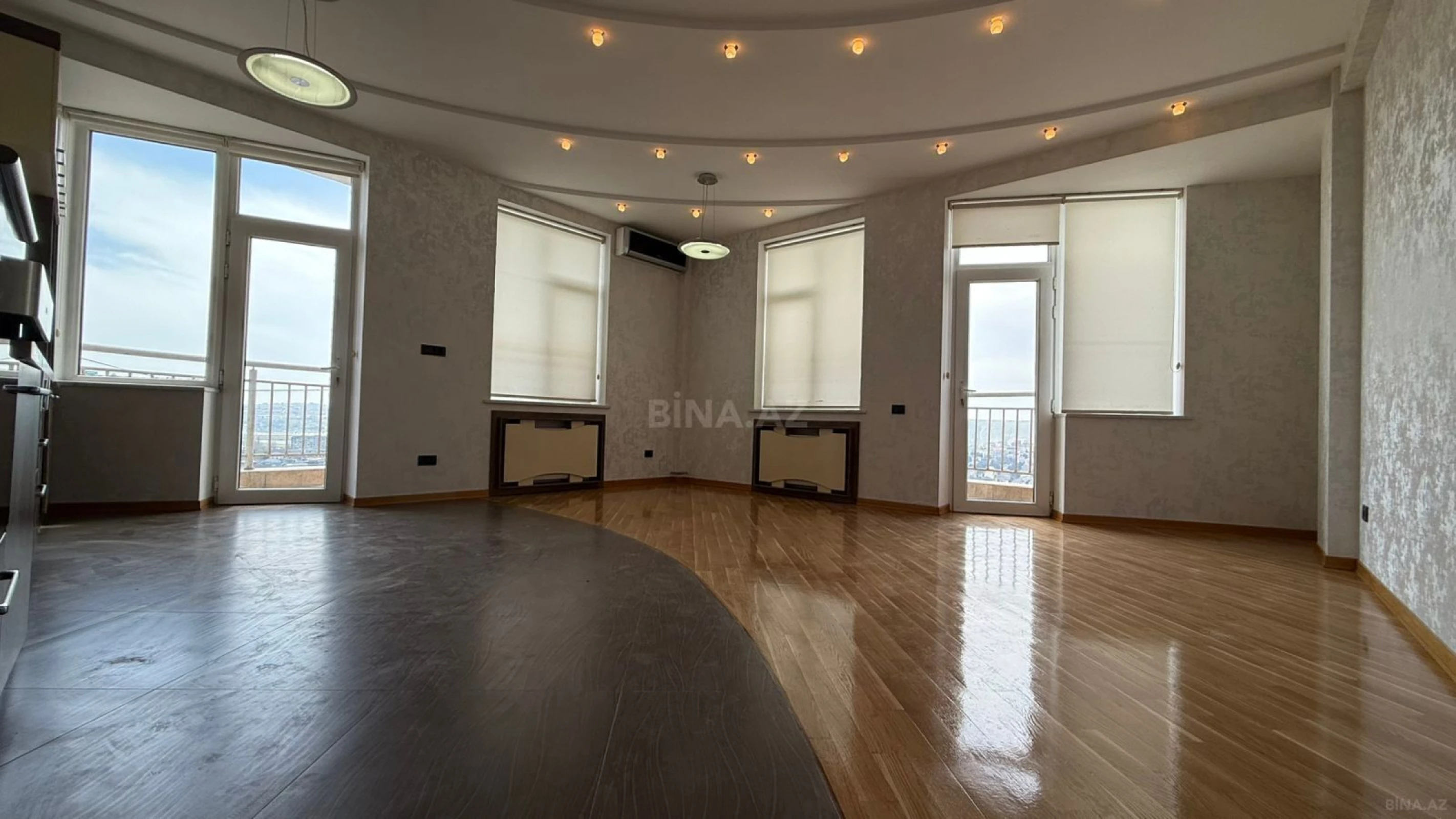 Satılır 3 otaqlı mənzil 120 m²