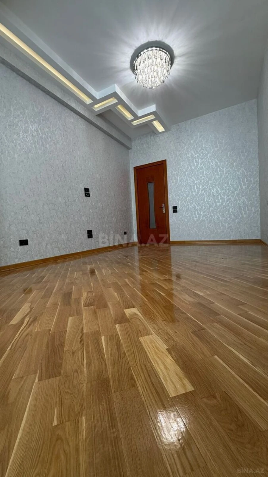 Satılır 3 otaqlı mənzil 120 m²