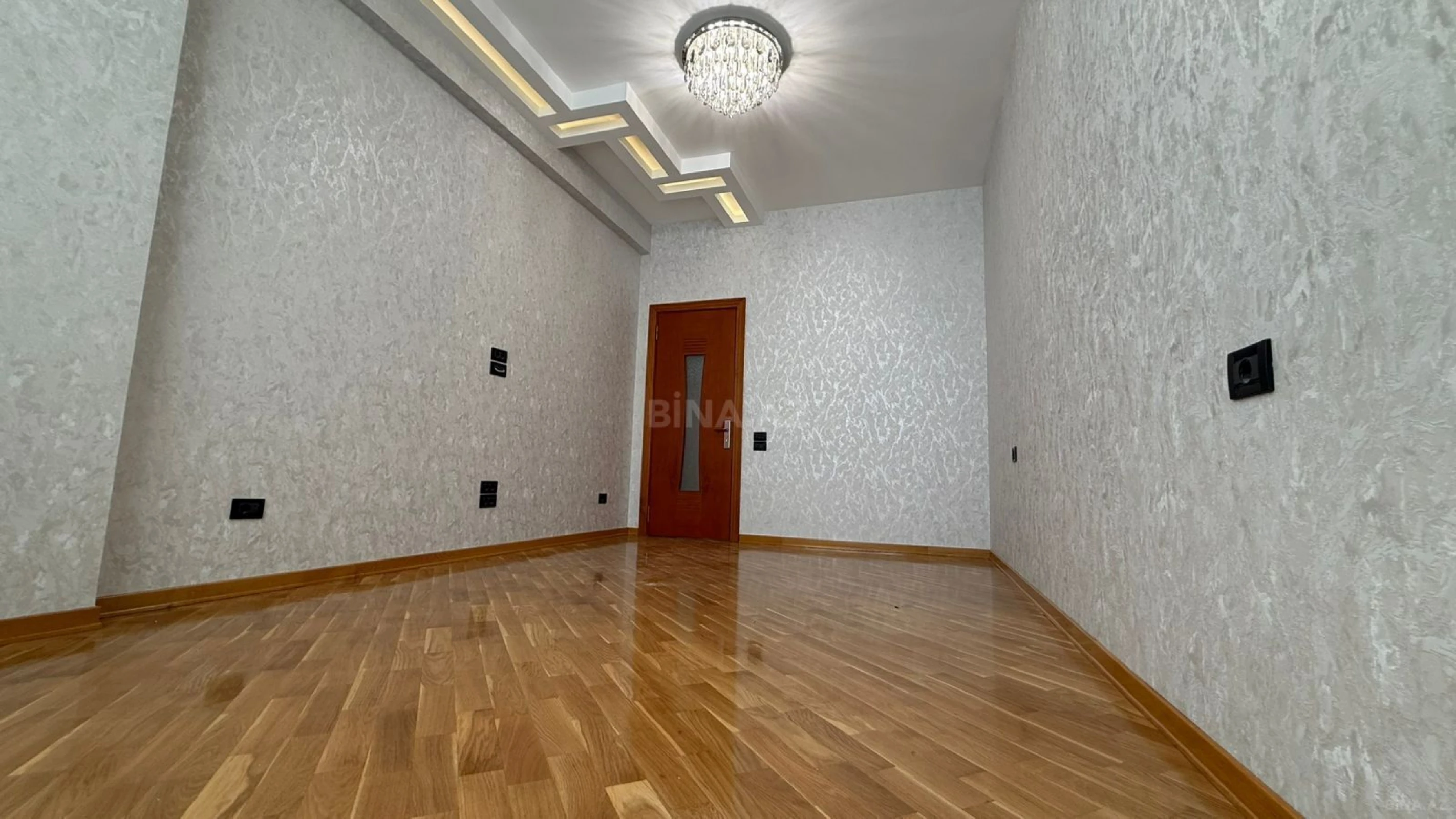Satılır 3 otaqlı mənzil 120 m²