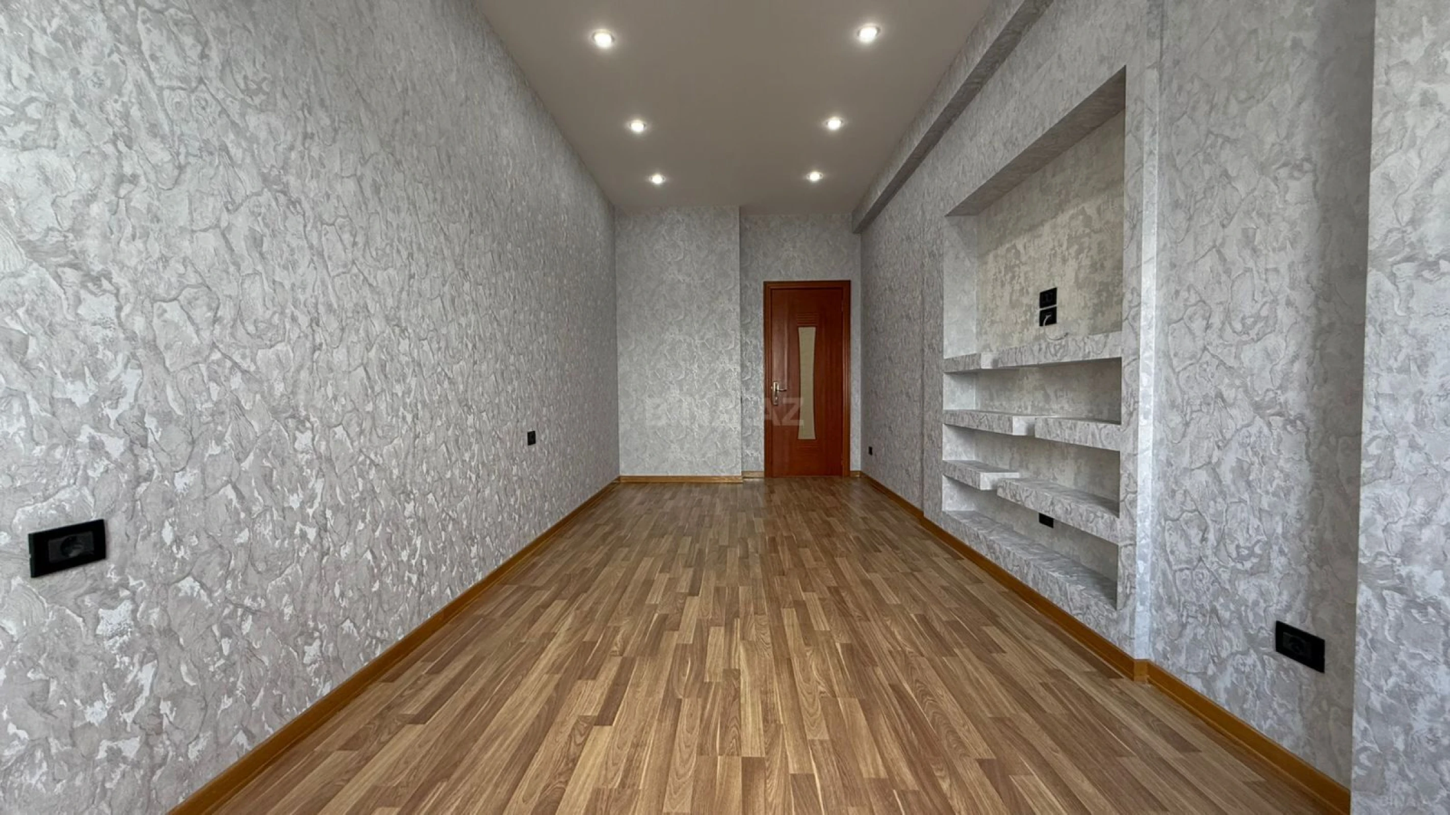 Satılır 3 otaqlı mənzil 120 m²