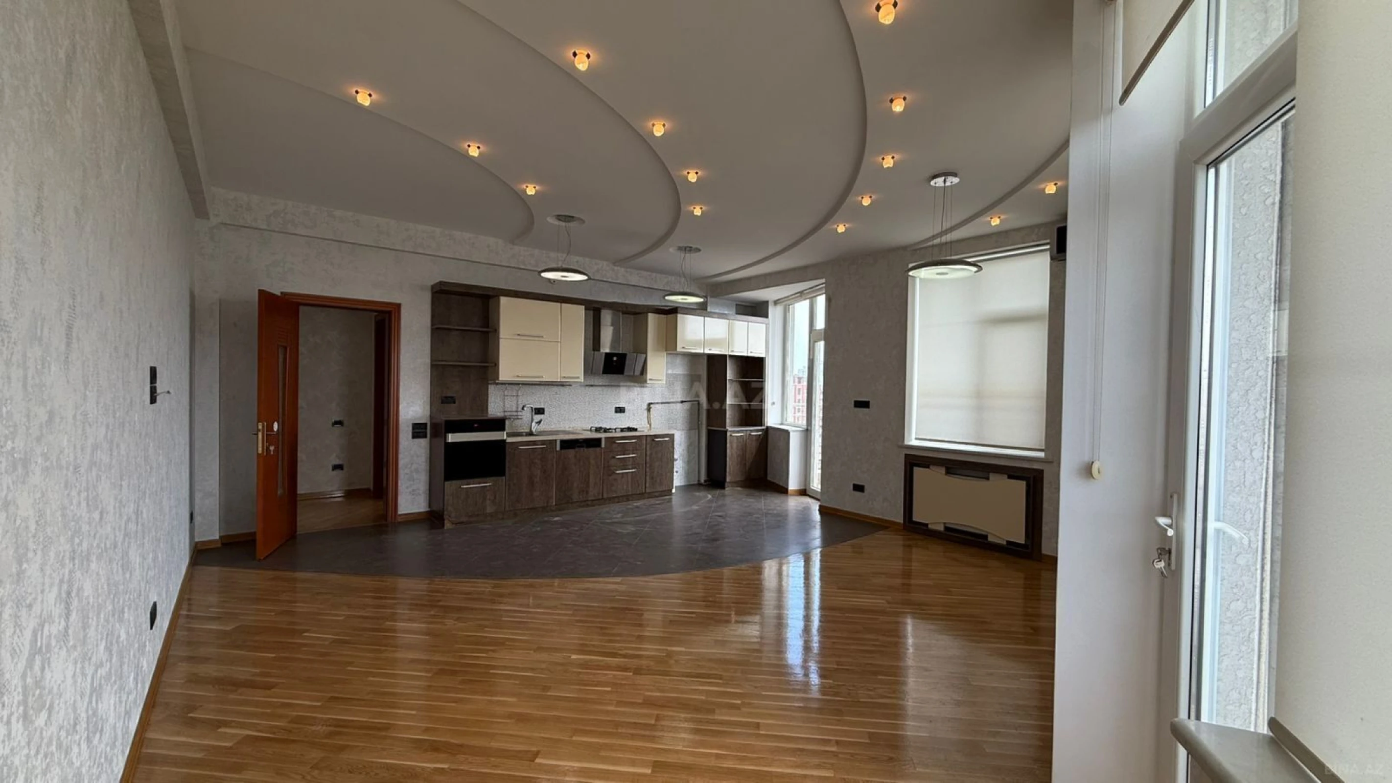Satılır 3 otaqlı mənzil 120 m²
