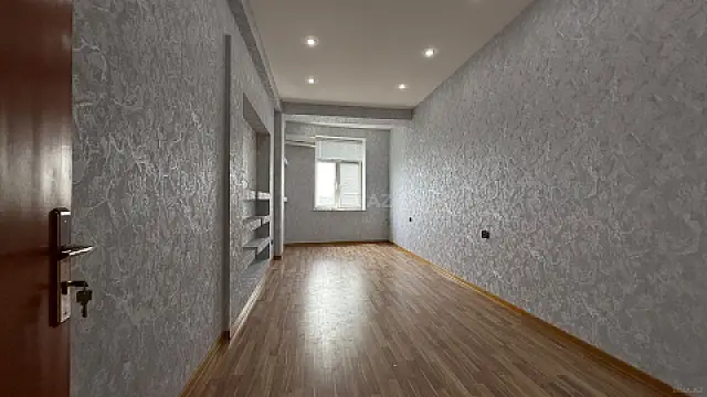 Satılır 3 otaqlı mənzil 120 m²