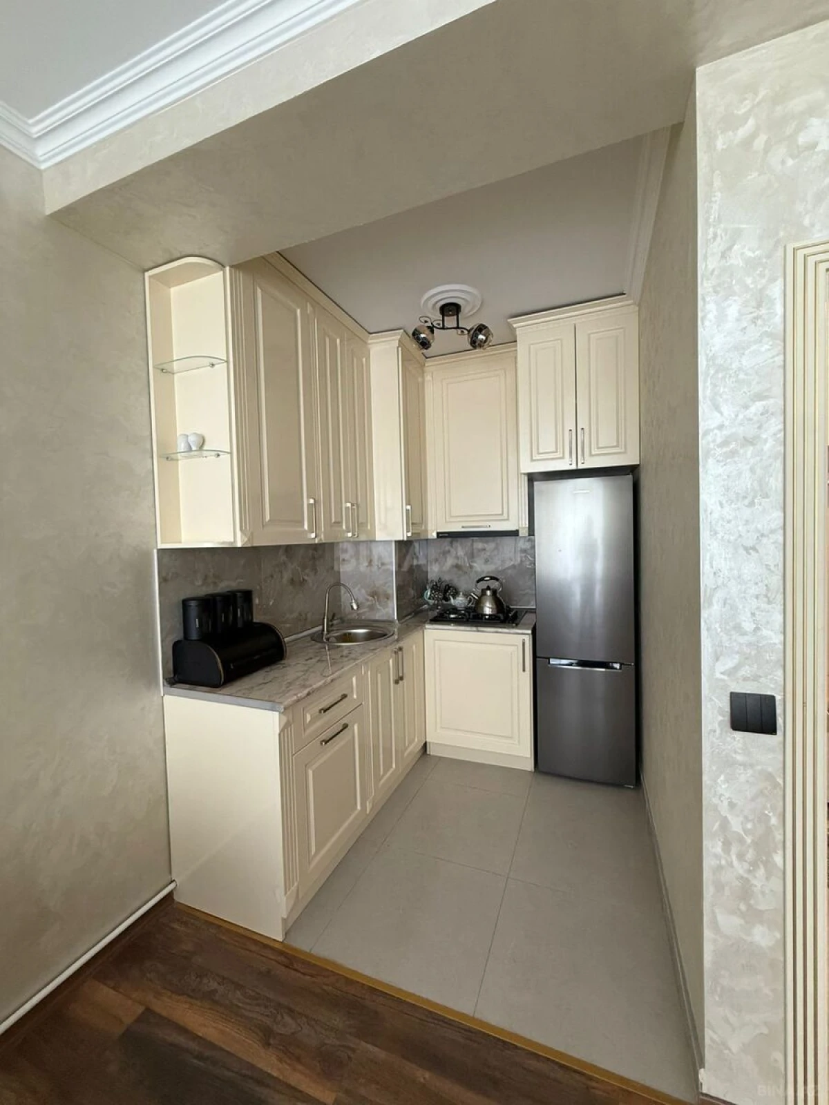 Kirayə verilir 2 otaqlı mənzil 70 m²