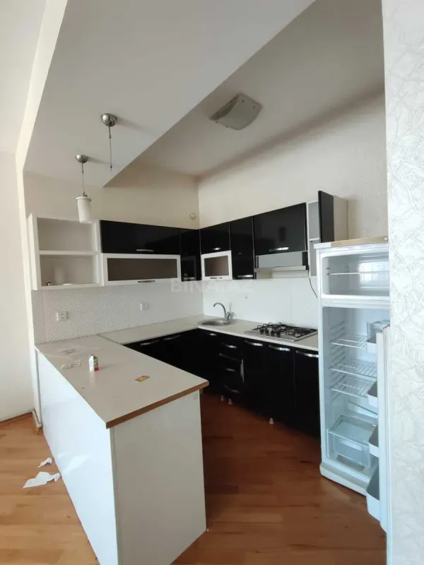 Satılır 3 otaqlı mənzil 90 m²