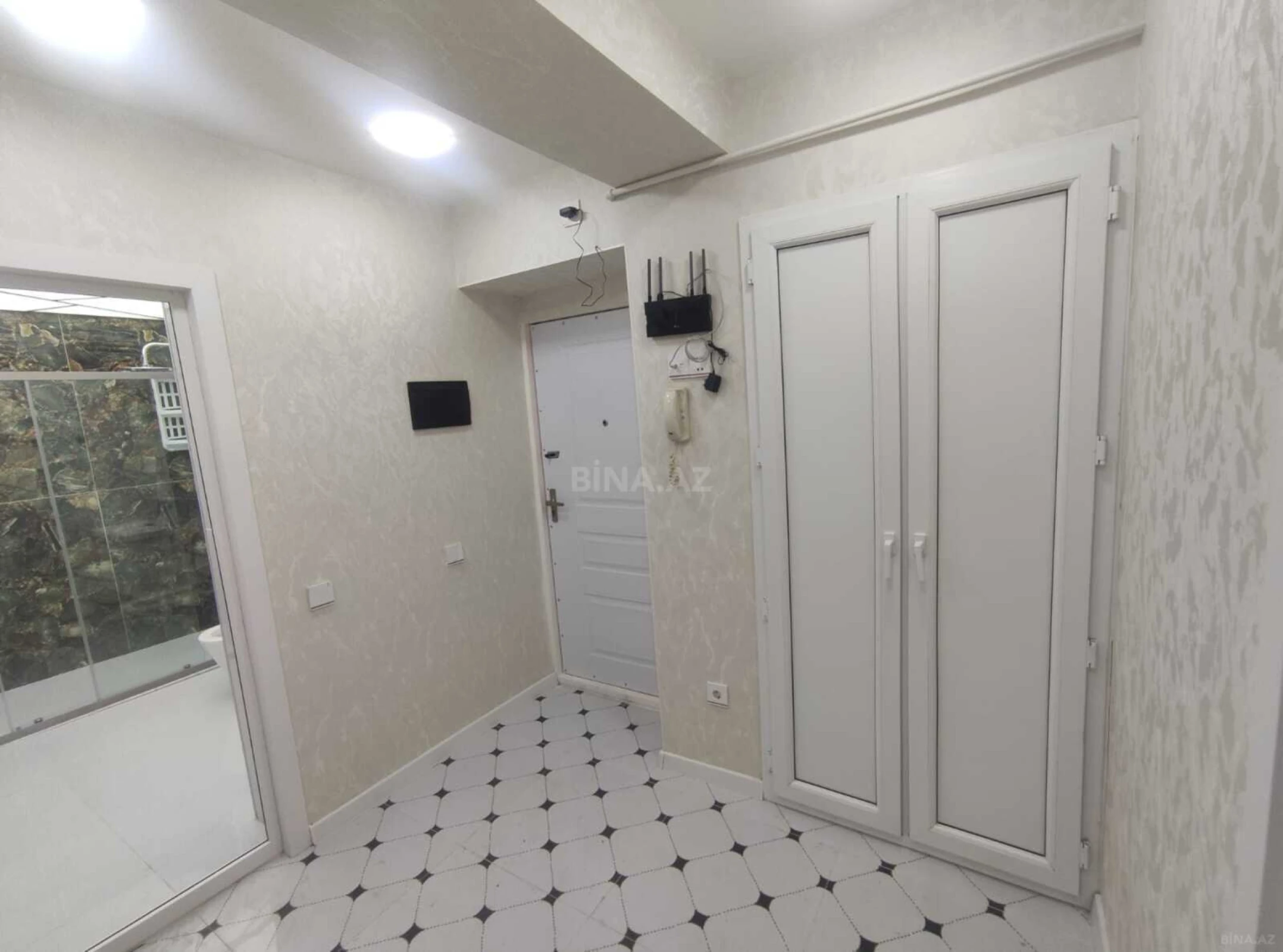 Kirayə verilir 2 otaqlı mənzil 70 m²