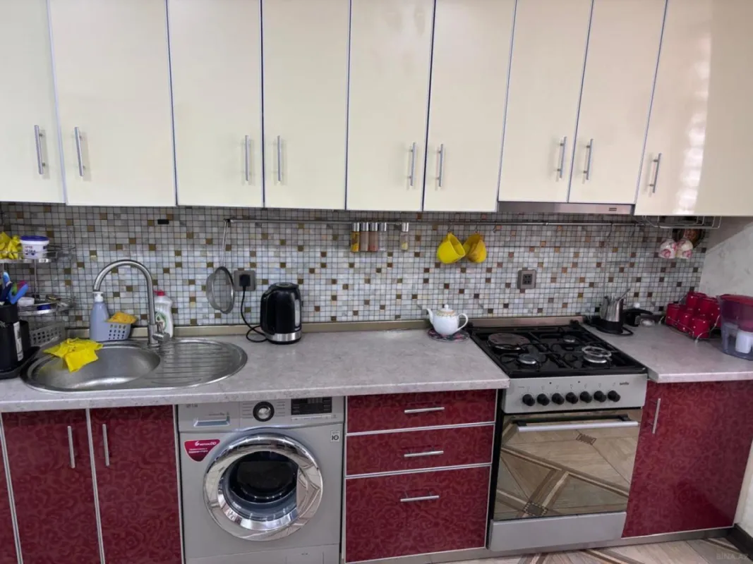 Satılır 3 otaqlı mənzil 110 m²