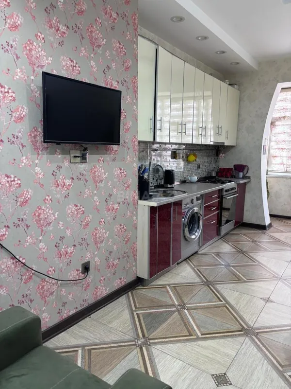 Satılır 3 otaqlı mənzil 110 m²