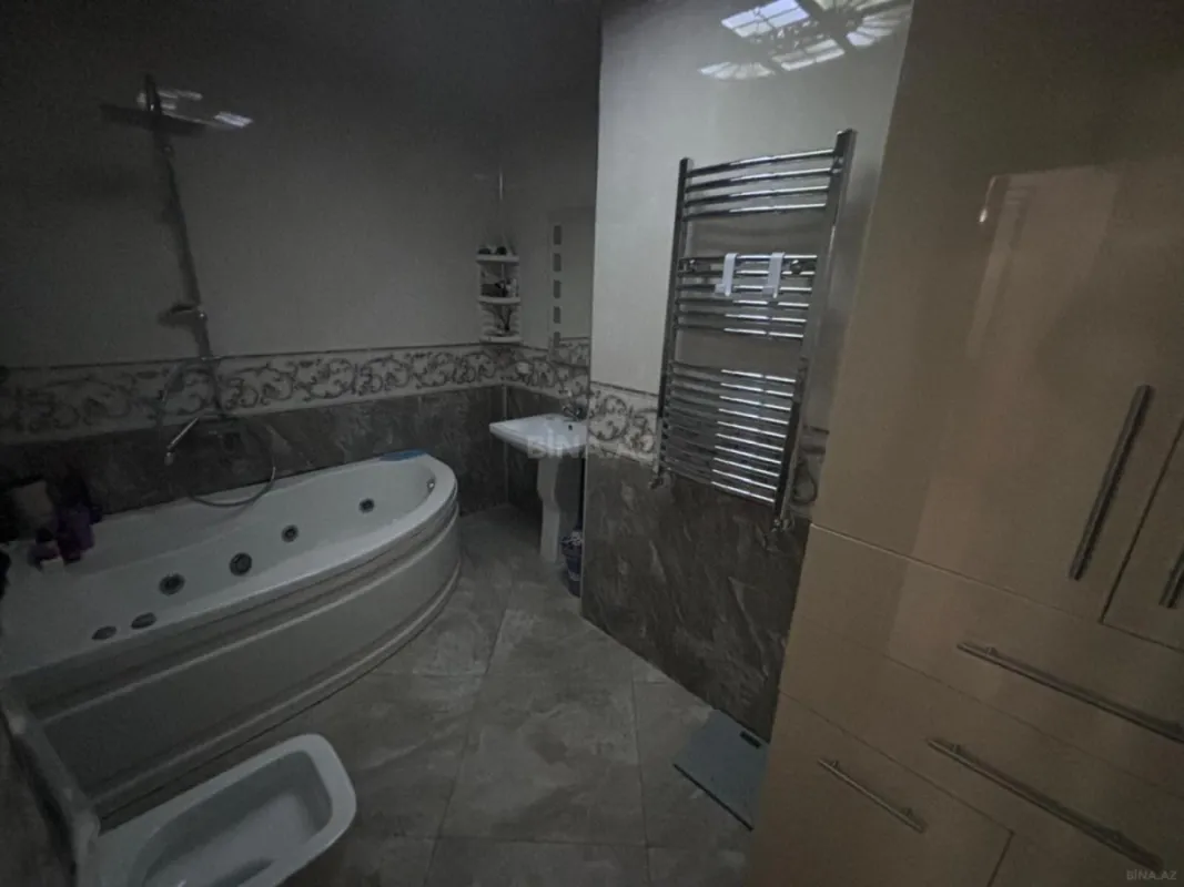 Satılır 3 otaqlı mənzil 110 m²