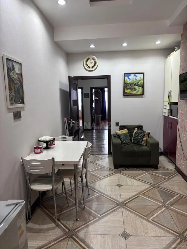 Satılır 3 otaqlı mənzil 110 m²