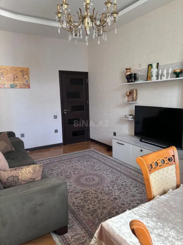 Satılır 3 otaqlı mənzil 110 m²