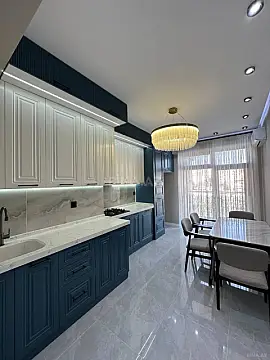 Kirayə verilir 2 otaqlı mənzil 90 m²