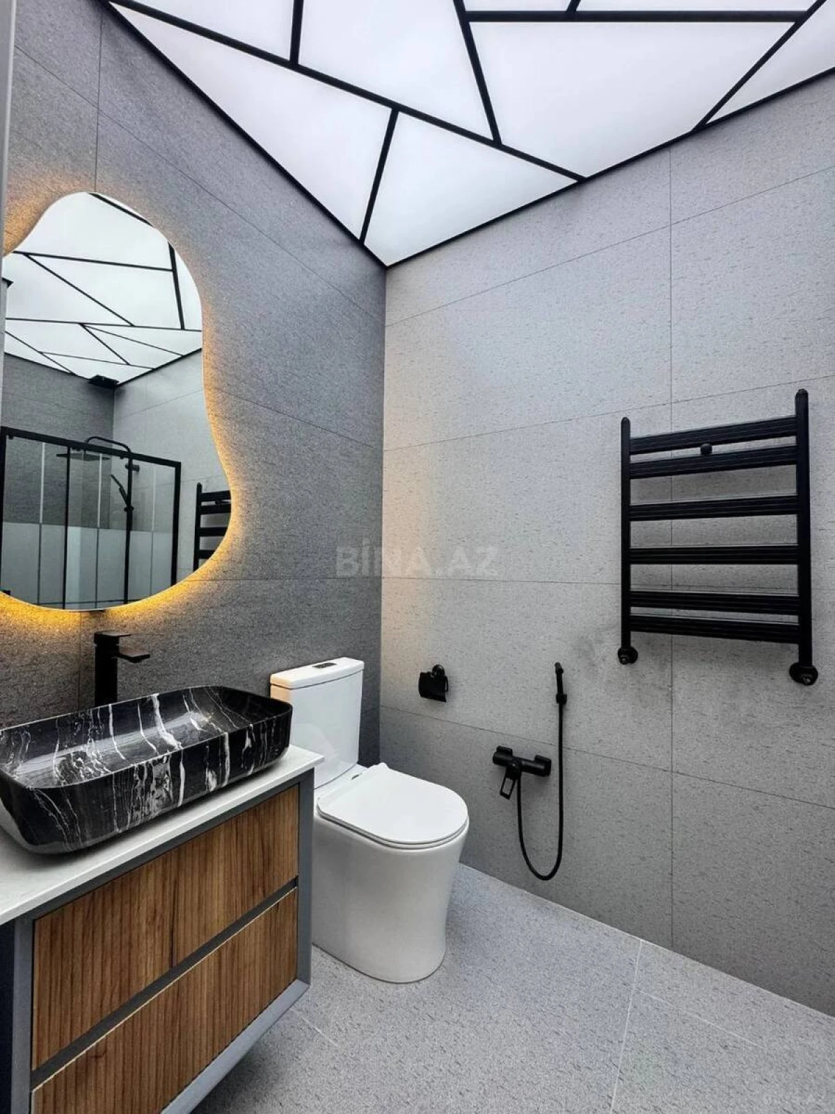 Kirayə verilir 2 otaqlı mənzil 90 m²