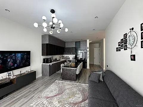Satılır 5 otaqlı həyət evi 250 m²