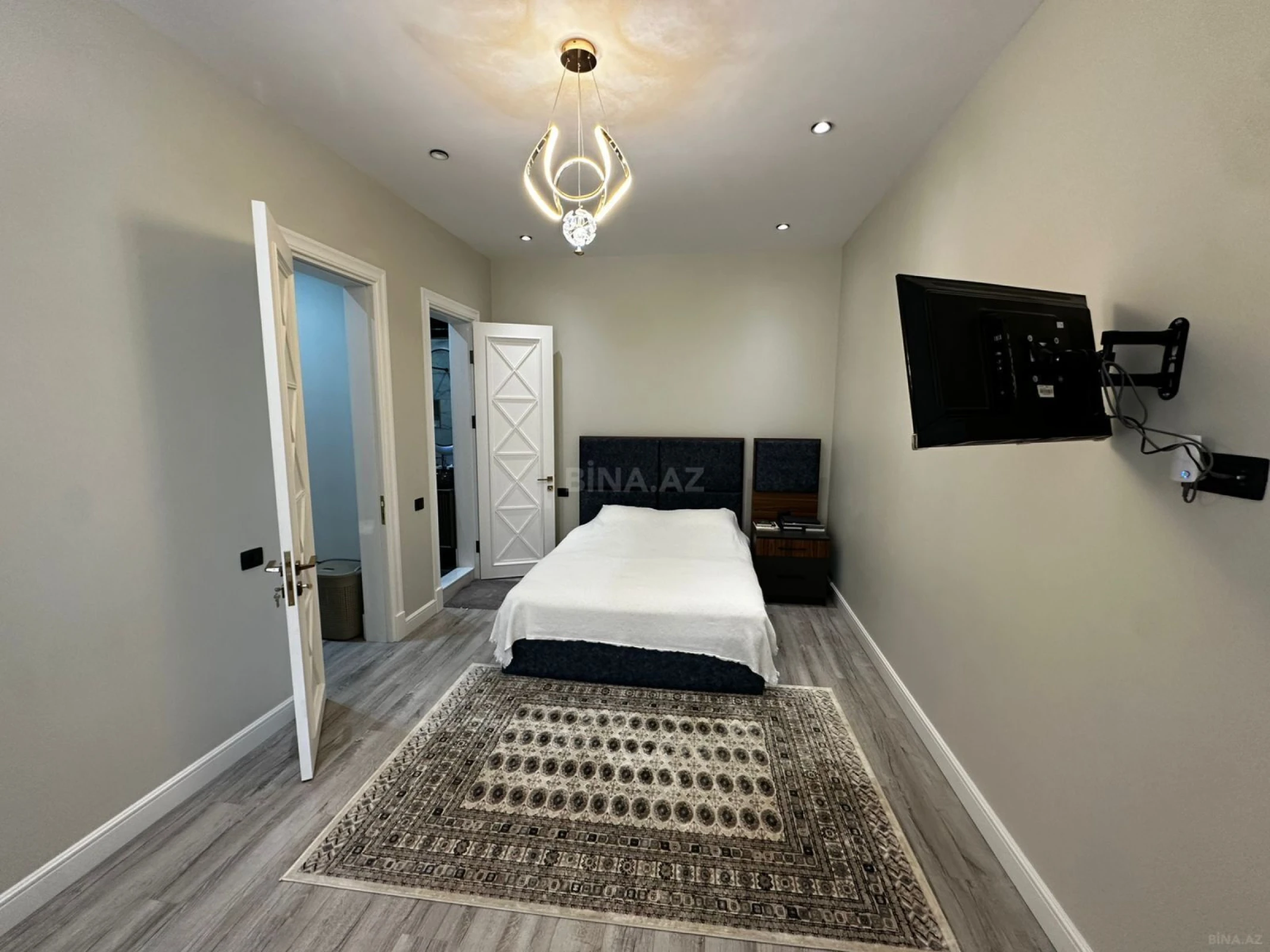 Satılır 5 otaqlı həyət evi 250 m²