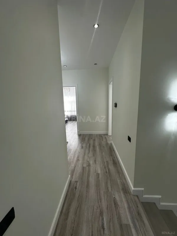 Satılır 5 otaqlı həyət evi 250 m²