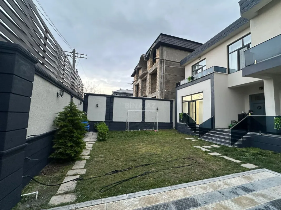 Satılır 5 otaqlı həyət evi 250 m²