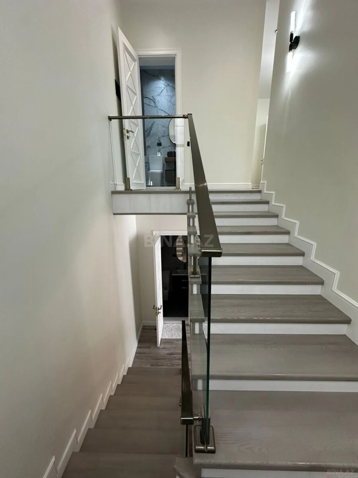 Satılır 5 otaqlı həyət evi 250 m²