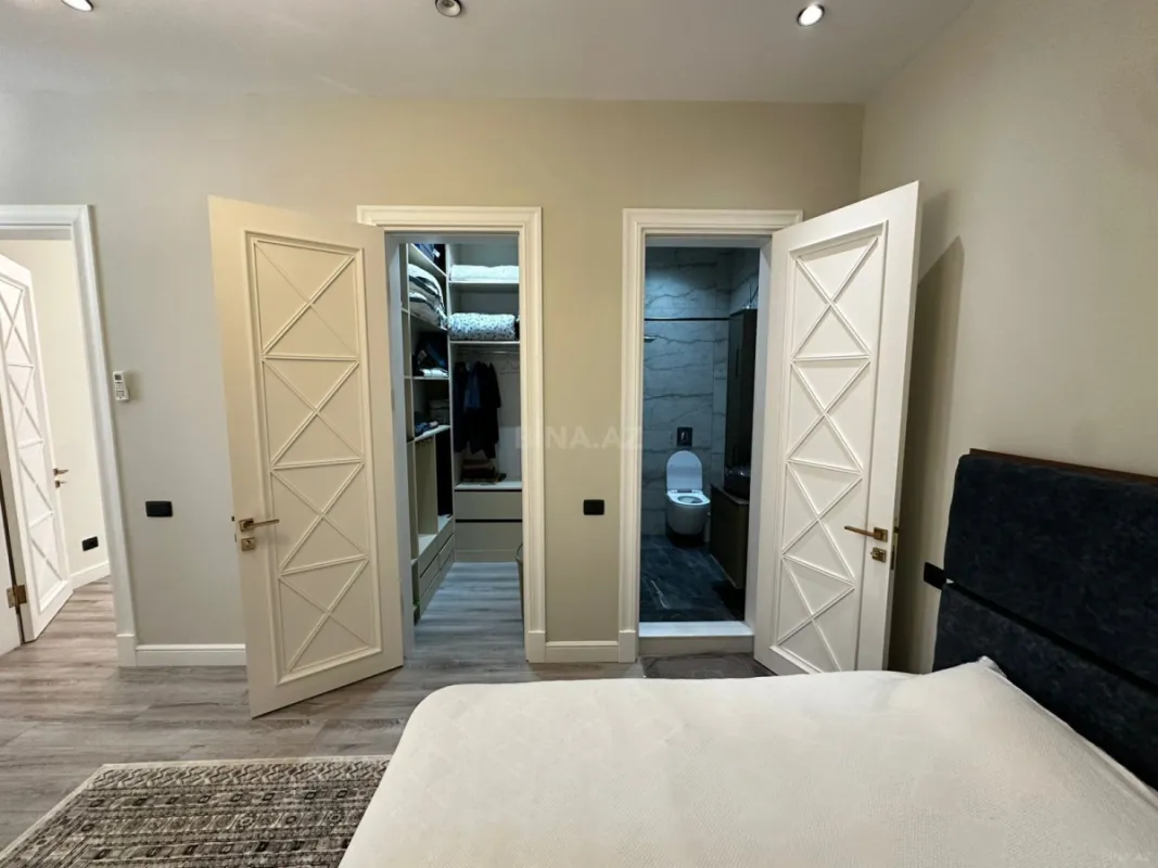 Satılır 5 otaqlı həyət evi 250 m²