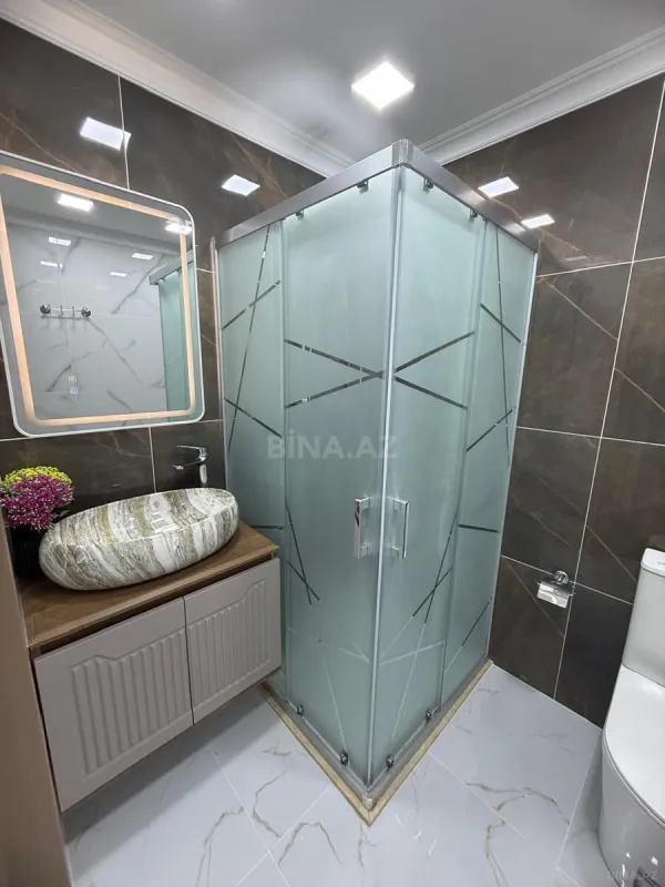 Satılır 3 otaqlı mənzil 130.5 m²