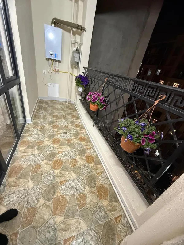 Satılır 3 otaqlı mənzil 130.5 m²