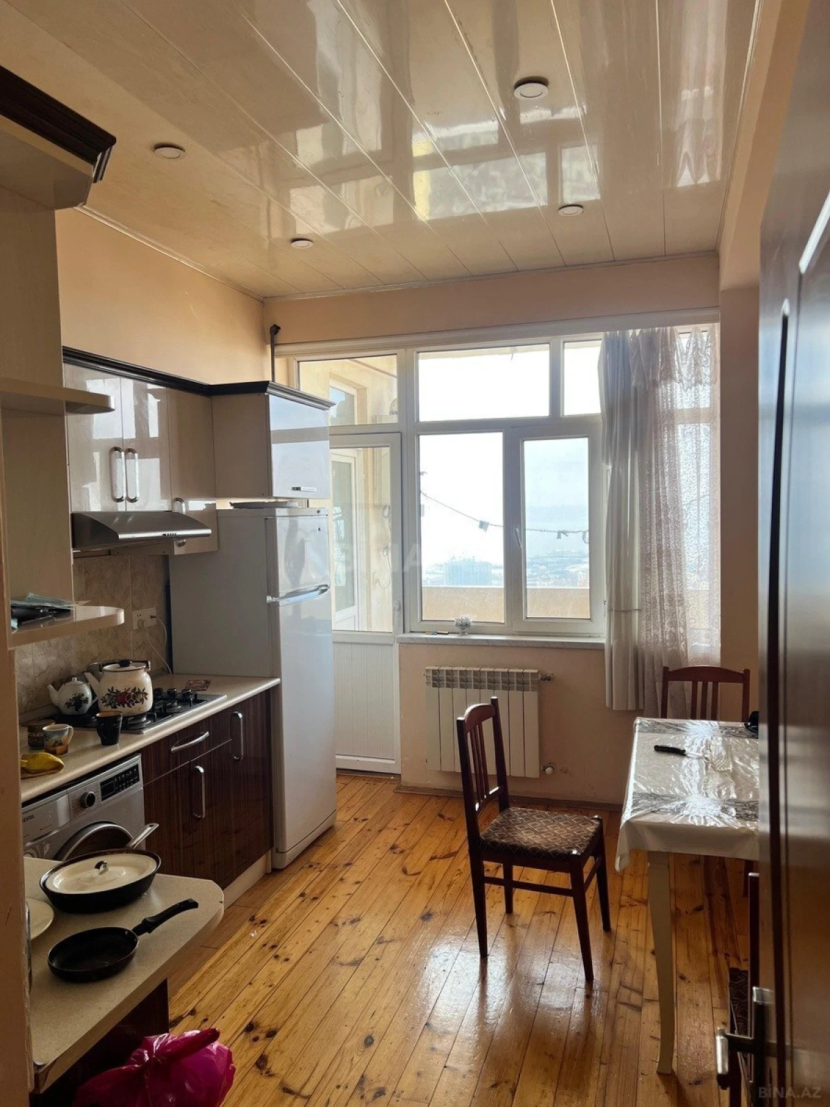 Kirayə verilir 2 otaqlı mənzil 75 m²