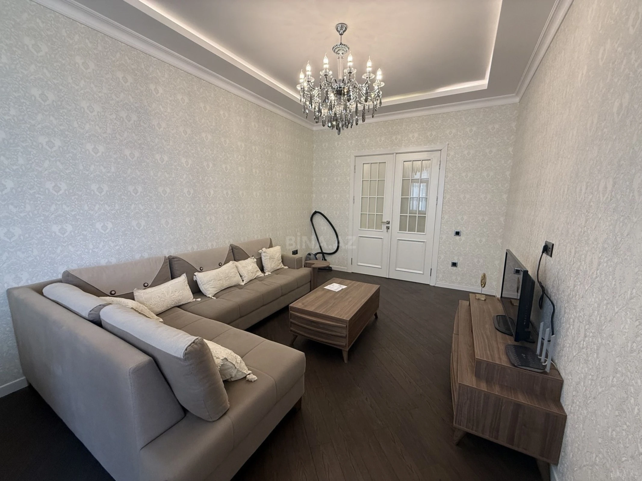 Kirayə verilir 2 otaqlı mənzil 100 m²