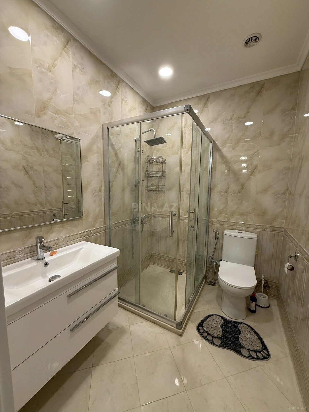 Kirayə verilir 2 otaqlı mənzil 100 m²