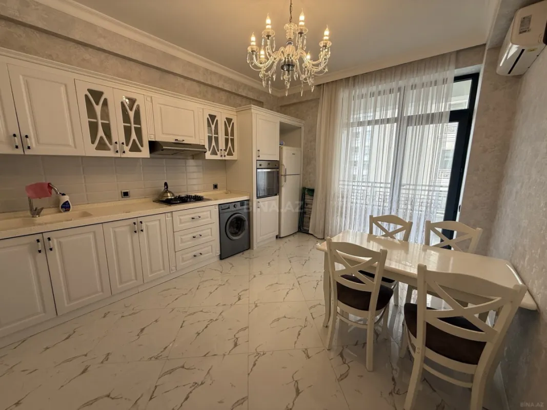 Kirayə verilir 2 otaqlı mənzil 100 m²