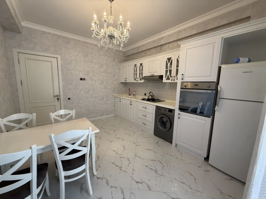Kirayə verilir 2 otaqlı mənzil 100 m²