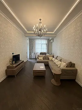 Kirayə verilir 2 otaqlı mənzil 100 m²