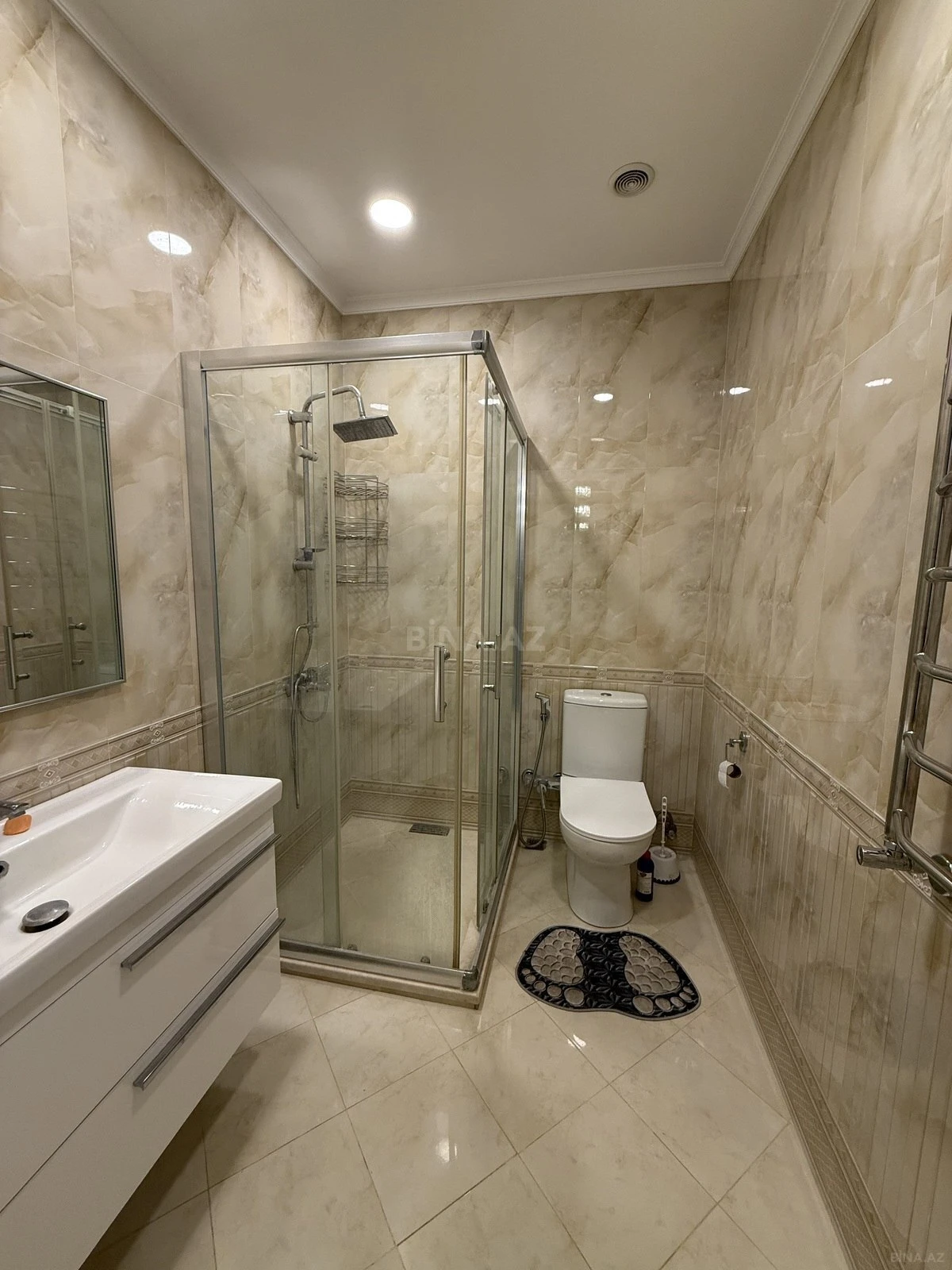 Kirayə verilir 2 otaqlı mənzil 100 m²