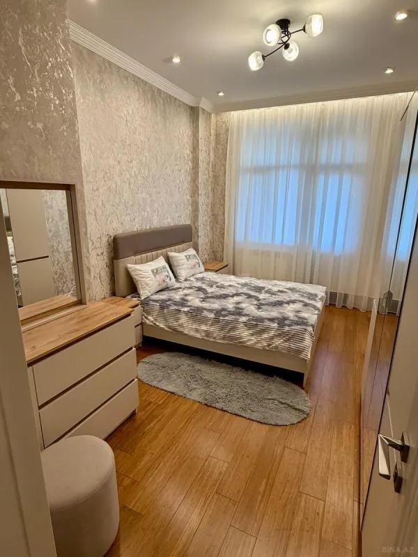 Kirayə verilir 2 otaqlı mənzil 85 m²
