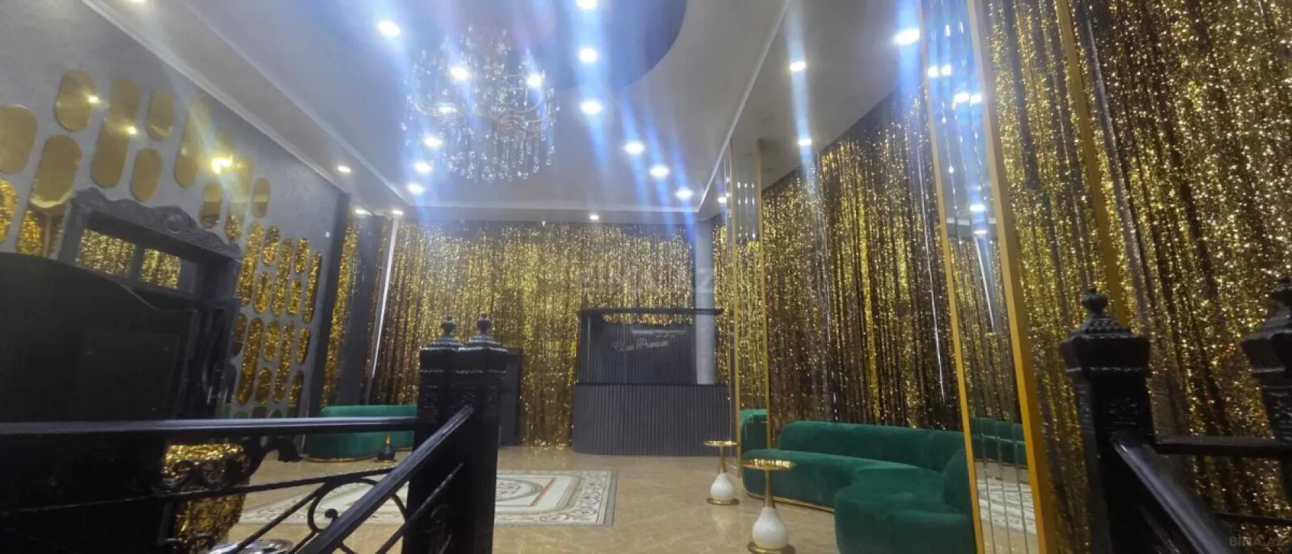 Kirayə verilir obyekt 1048.2 m²