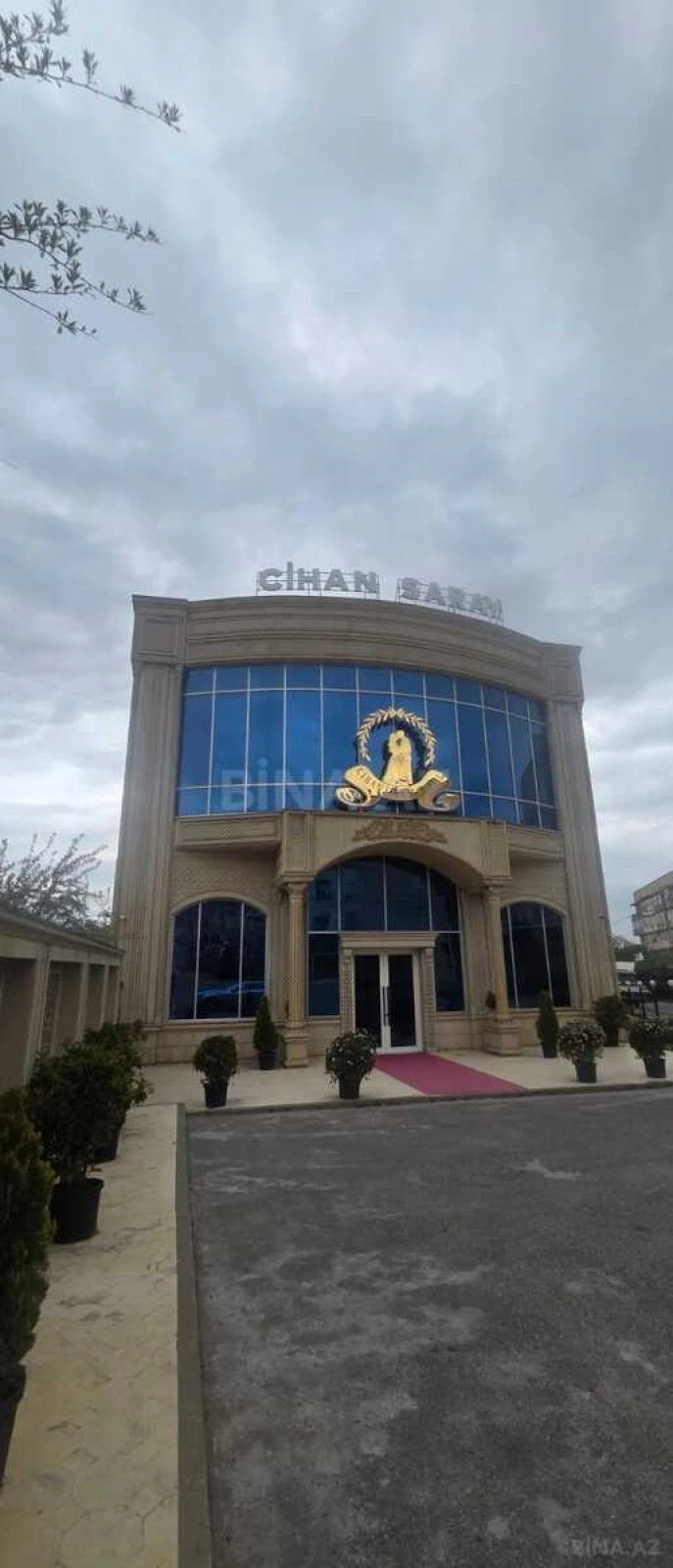 Kirayə verilir obyekt 1048.2 m²