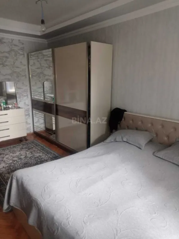 Satılır 4 otaqlı mənzil 75 m²
