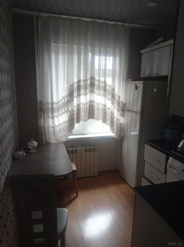 Satılır 4 otaqlı mənzil 75 m²