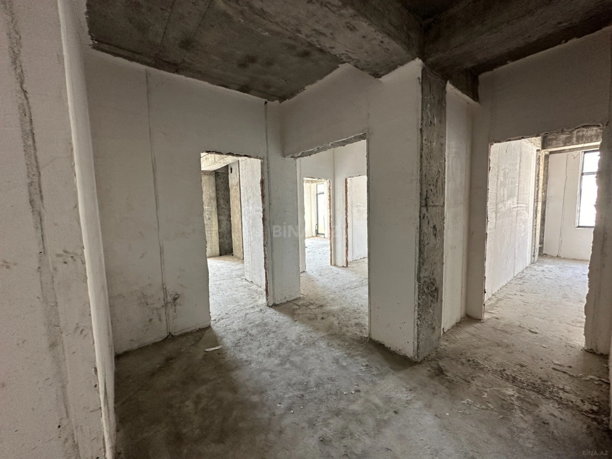 Satılır 3 otaqlı mənzil 110 m²