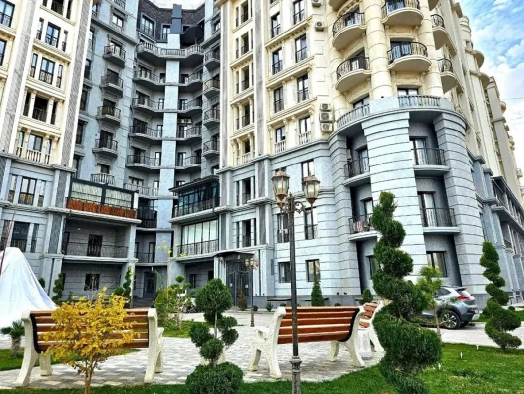 Satılır 3 otaqlı mənzil 110 m²