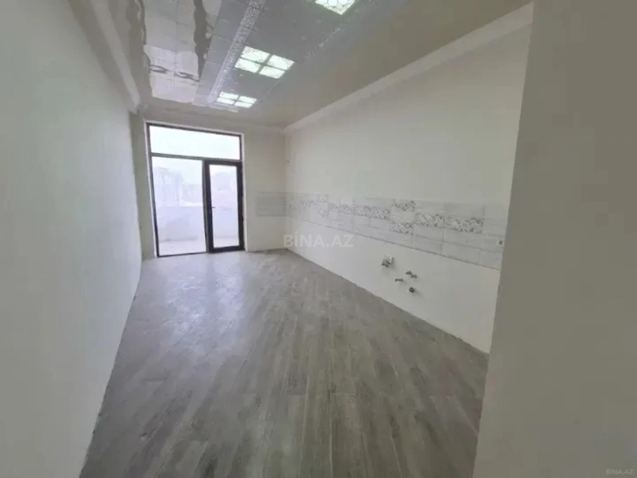 Satılır 3 otaqlı mənzil 175 m²