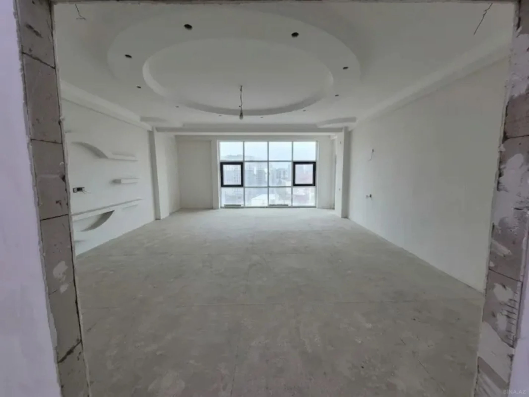 Satılır 3 otaqlı mənzil 175 m²