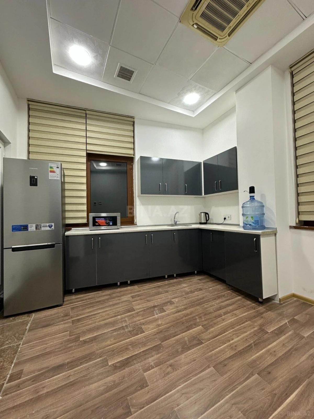 Kirayə verilir 1 otaqlı ofis 20 m²