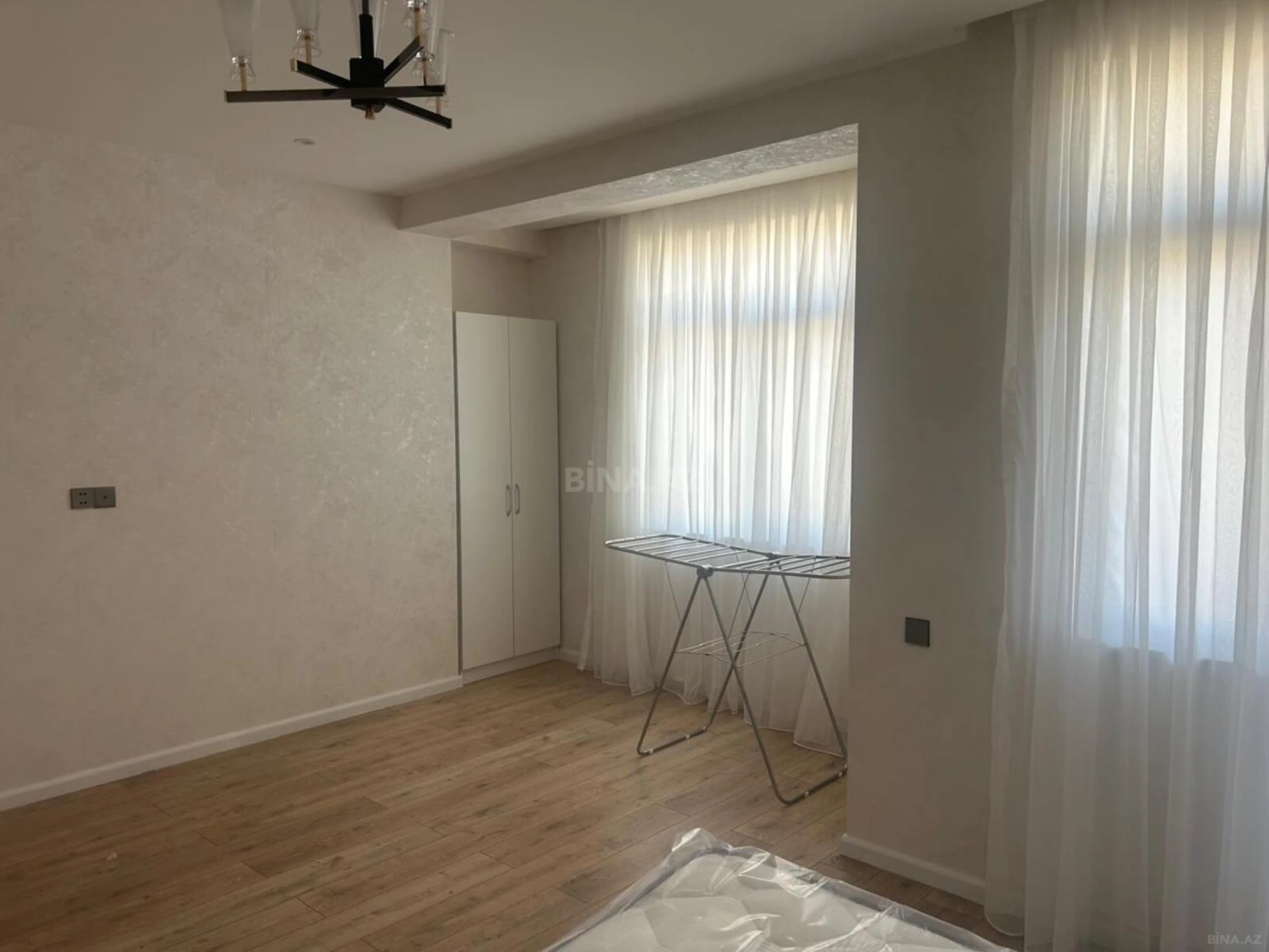 Kirayə verilir 3 otaqlı mənzil 105 m²