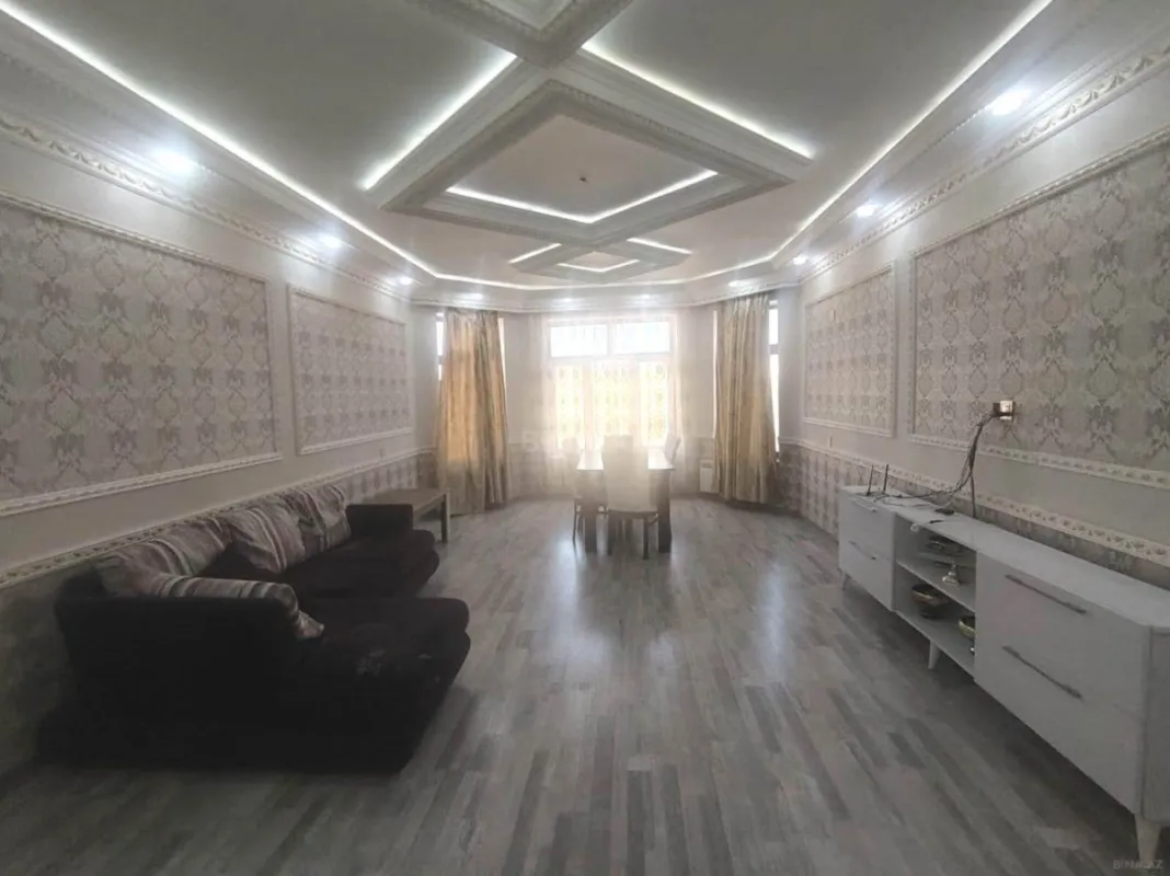 Satılır 7 otaqlı həyət evi 220 m²