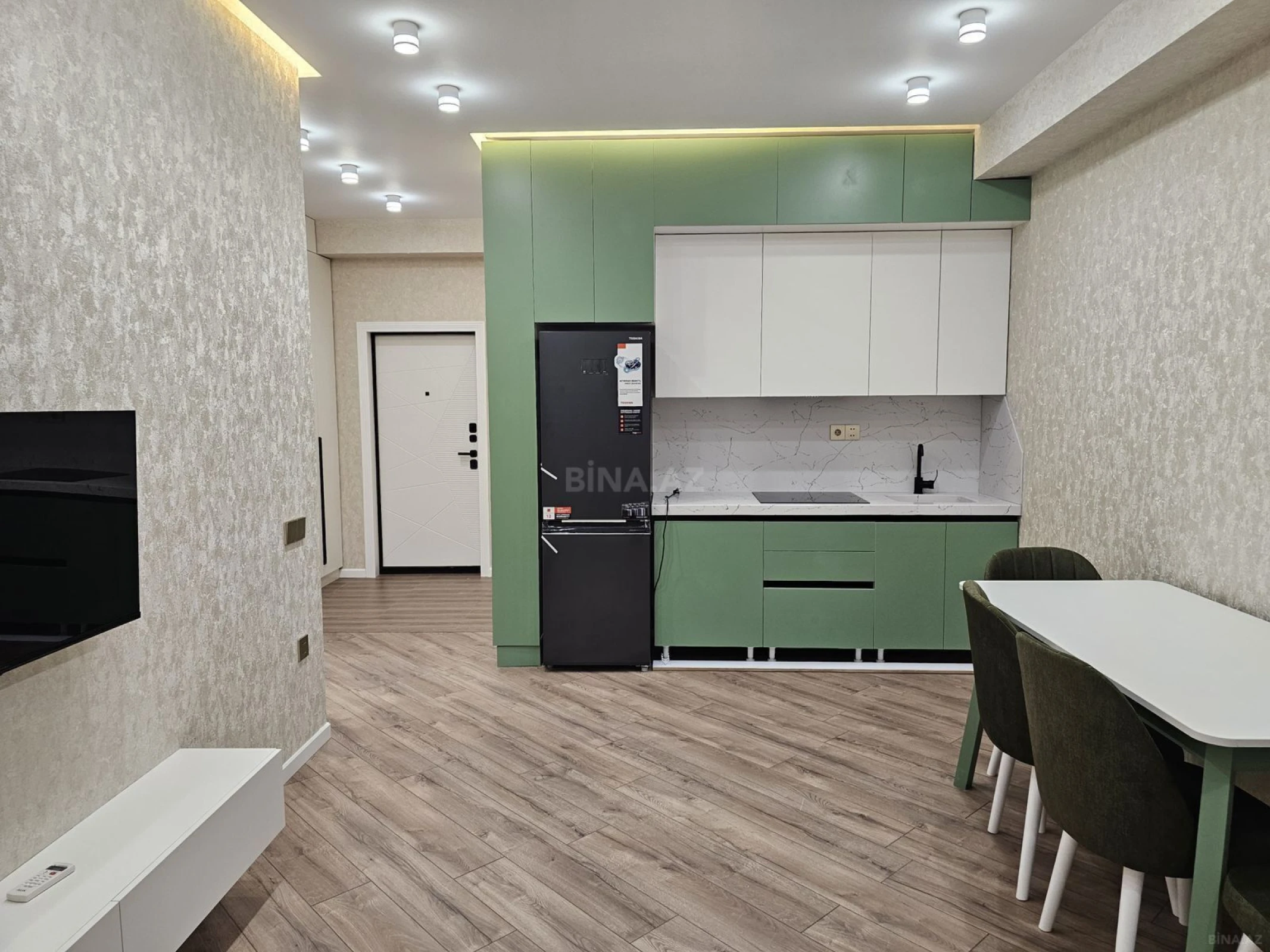 Kirayə verilir 2 otaqlı mənzil 65 m²