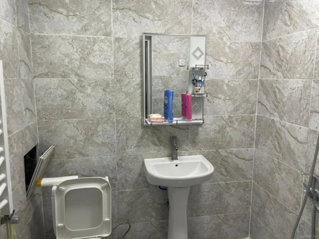 Kirayə verilir 2 otaqlı mənzil 50 m²