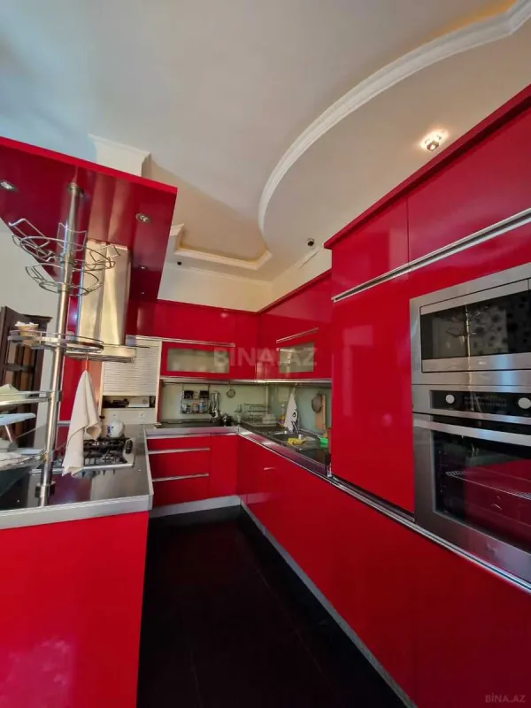 Satılır 7 otaqlı həyət evi 450 m²
