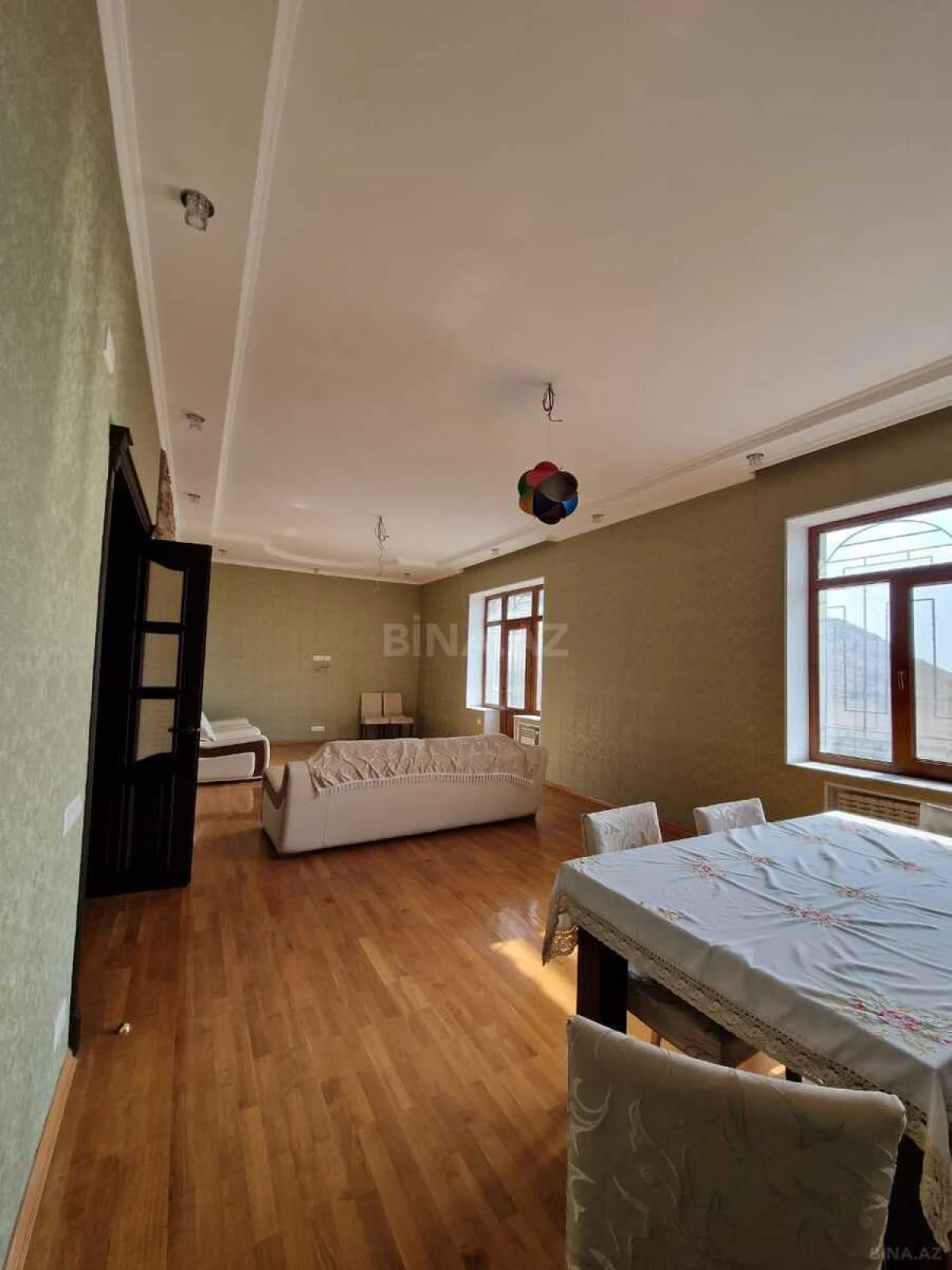 Satılır 7 otaqlı həyət evi 450 m²